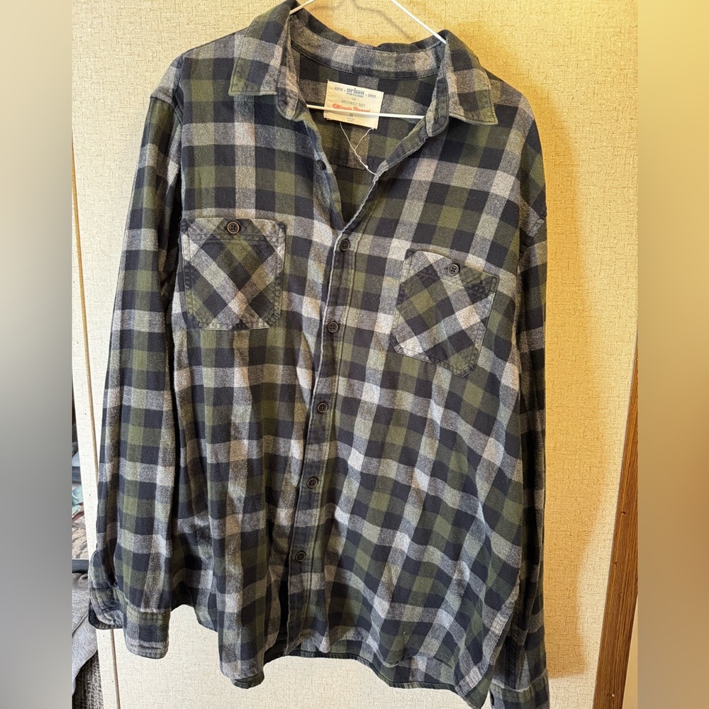 3/$15 Urban Pipeline Blue and Green Plaid Button-Down Shirt
